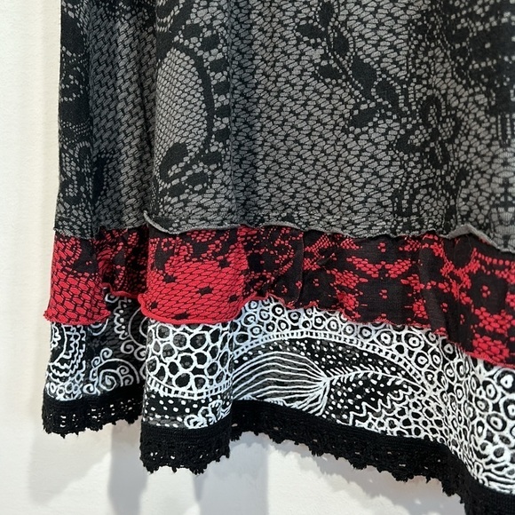 Desigual lace print tier layer mini skirt women’s small black red white - Picture 6 of 8